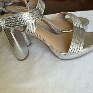 New sneaker Antonio Melani colored silver